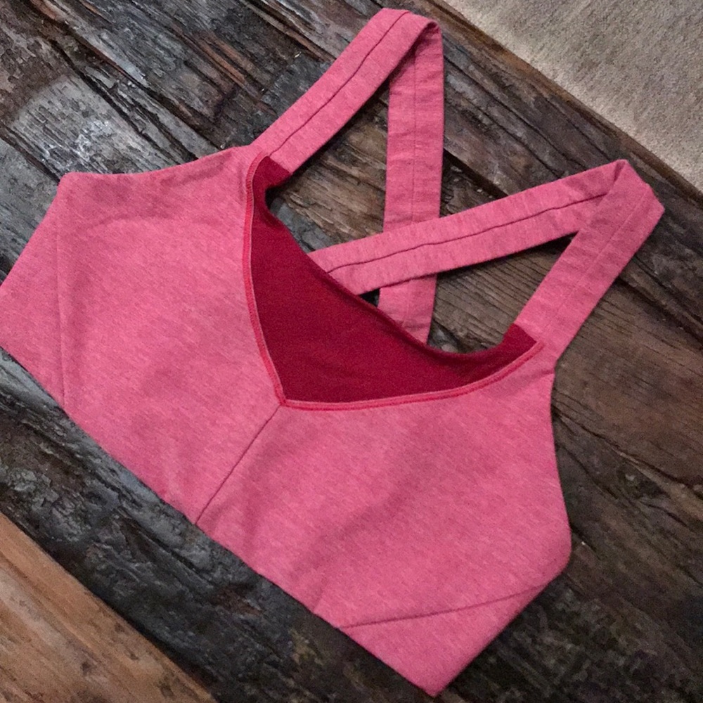 Lululemon sports bra
